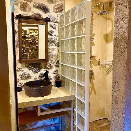 D&p Cell Oneiro. Hébergement de vacances